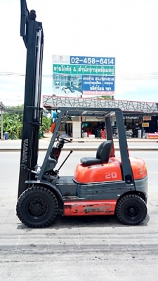 ขายรถยกโตโยต้า 2 ตัน รุ่น6 เครื่องเบนซิน กระบอกคู่ เสาสูง 3 เมตร ยางตันใหม่ พวงมาลัยเพาเว่อร์  สีเดิมจากนอก นำเข้าจากญี่ปุ่น ใช้งานได้ทันที ราคา190000