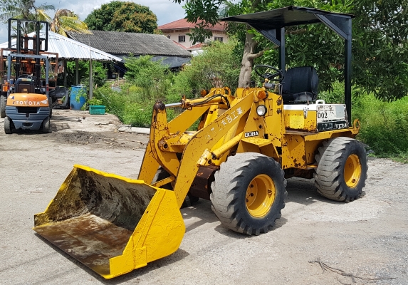 ขายด่วนรถยกตักเอวอ่อนTCMHL808A-2ตักยก2.5ตันยกสูง3เมตรรถขับเคลื่อน4ล้อเกียร์ท็อกโลฮายรถนอกเพื่งนำเข้ามายังไม่เคยใช้งานในเมืองไทยเลย