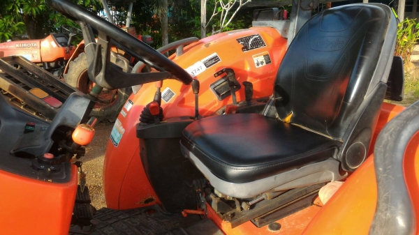 ขายรถไถ KUBOTA M7040 พร้อมดันหน้า และผาน 6 CMT รถสภาพเดิมๆ ราคา 435,000บาท สนใจโทร มีรถขนส่งทั่วไทย ร้านสามย่านแทรคเตอร์ อ.แกลง จ.ระยอง โทร 0818618678 ,0899347475 id line=0818618678 id line ขายรถไถ KUBOTA M7040 พร้อมดันหน้า และผาน 6 CMT รถสภาพเดิมๆ ราคา 435,000บาท สนใจโทร มีรถขนส่งทั่วไทย ร้านสามย่านแทรคเตอร์ อ.แกลง จ.ระยอง โทร 0818618678 ,0899347475 id line=0818618678 id line