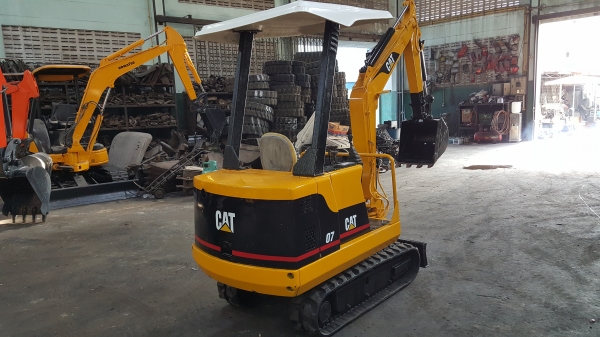 ขาย รถขุด MITSUBISHI  รุ่น ME10 มือสองญี่ปุ่น แทรกยางสวย สลัก บูทเอวแน่น 100\% ขนาดเล็ก ขับขึ้นปิคอัพได้  สวยพร้อมใช้งาน ทำสี แคท เพื่อความสวยงามเท่านั้น มือถือ 0818753444