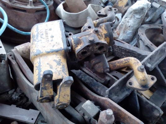 ขายตะพาทน้ำรถแทรกเตอร ์CAT- D-6-C เกียร์ตัดสภาพสวยขายไม่แพงครับ