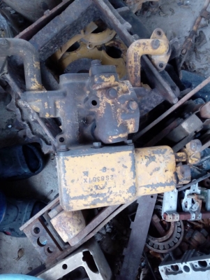 ขายตะพาทน้ำรถแทรกเตอร ์CAT- D-6-C เกียร์ตัดสภาพสวยขายไม่แพงครับ ขายตะพาทน้ำรถแทรกเตอร ์CAT- D-6-C เกียร์ตัดสภาพสวยขายไม่แพงครับ