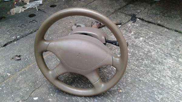 พวงมาลัย Mitsubishi LANCER cedia