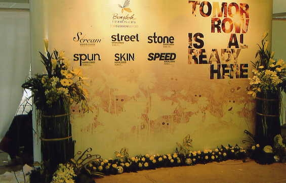 ให้เช่าพรมเช่าเวทีเครื่องเสียงเช่าเสากั้นเขตเช่าแผงกั้นจราจร0858125157