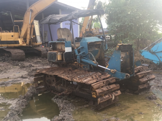 ขายรถแทร็กเตอร์D2-5PL สไลด์3ทิศทาง ช่วงล่างดี ไม่มีเครื่อง ไม่มีหม้อน้ำ ใช้งานได้ปกติ โทร0616613023