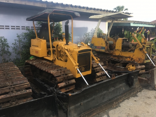 ขายรถแทร็กเตอร์D2-3P ใบมืดสไลด์3ทิศทาง สภาพสวยพร้อมใช้งาน เครื่องดีช่วงล่างดี ใบแทร็กเต็ม ราคาต่อรองคุยกันได้ โทร0616613023 แพรว