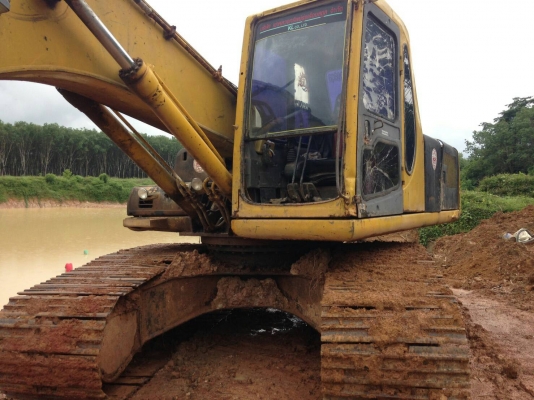 ขายรถแบคโฮ KOMATSU PC200-6 เอกสารเล่ม ไม่มีระบบไฟ ราคา 800000