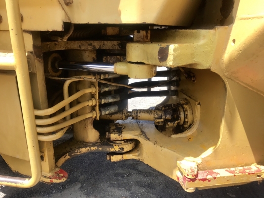 ขายรถตัก CATTERPILLA 910 สมบูรณ์พร้อมใช้ครับ FROM JAPAN ติดต่อ 063-9316985 ID LINE : 0639316985 ครับ