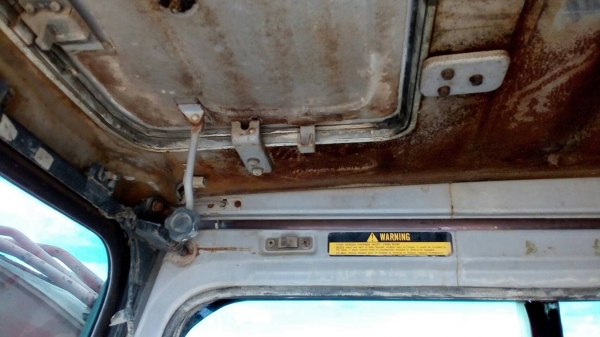 ขายรถแบคโฮ HITACHI EX200-2 ราคา 295000 กับ 395000