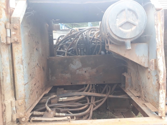 ขายรถแบคโฮ HITACHI EX200-2 ราคา 295000 กับ 395000