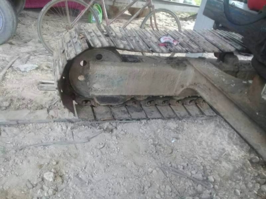 ขาย 245,000 บาท  KOMATSU PC60-3 เครื่องดี ปั้มแรง โช่หนา เอวแน่น เอกสารชื้อขาย   รถอยู่ จ.ศรีสะเกษ โทร&amp;ไอดีไลน์ 0610710295