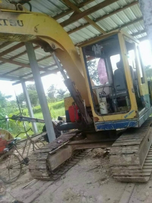 ขาย 245,000 บาท  KOMATSU PC60-3 เครื่องดี ปั้มแรง โช่หนา เอวแน่น เอกสารชื้อขาย   รถอยู่ จ.ศรีสะเกษ โทร&amp;ไอดีไลน์ 0610710295