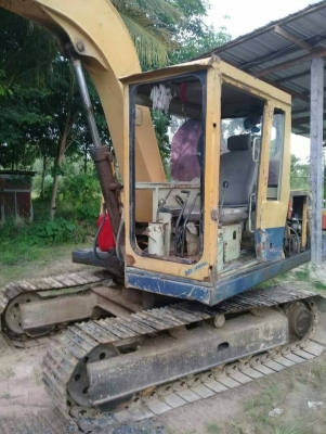 ขาย 245,000 บาท  KOMATSU PC60-3 เครื่องดี ปั้มแรง โช่หนา เอวแน่น เอกสารชื้อขาย   รถอยู่ จ.ศรีสะเกษ โทร&amp;ไอดีไลน์ 0610710295