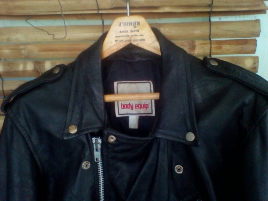 เสื้อหนัง