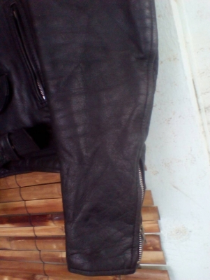 เสื้อหนัง