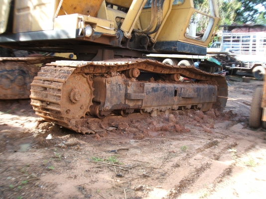 ขายรถแบ็คโฮ PC200-2 เครื่องยนต์เดิม สภาพดี ช่วงล่างดี โซ่80\% ตัวเดินยังไม่เคยเปิด ขายด่วน ราคา 320,000 บาท
