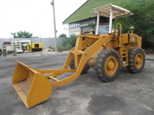 ขายถูกๆๆรถตัก ล้อยาง  ยี่ห้อ KOMATSU   รุ่น  JH30B ซีเรียล JH30B-7688   ต่อแขน พร้อมใช้ตักพืชไร่  ขายถูก สนใจติดต่อ 089-2619445