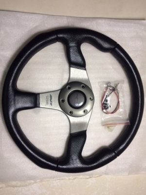 ขายพวง momo race แท้ สภาพดีสวย ซื้อใหม่มาเก็บจนเก่า ใช้ไม่นานกล่องไม่มีของครบๆ ซื้อมา 12000 ขาย 4500 สนใจติดต่อ 0827861333 ดูของ รับเอง ลาดพร้าว 87