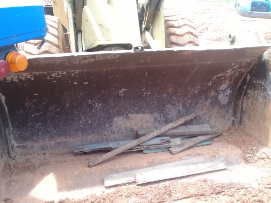 ขายรถตักล้อยาง.เอวออ่นขนาด2คิวครึ่ง