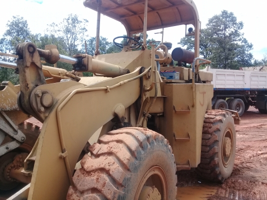 ขายรถตักล้อยาง.เอวออ่นขนาด2คิวครึ่ง