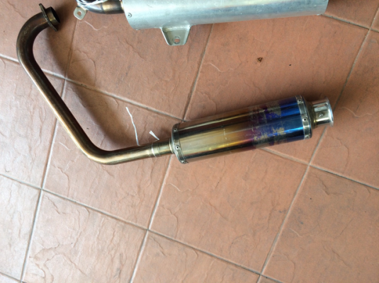 ขายท่อเก่่า ญี่ปุ่น เอาไปทำคอนิดหน่อย ใส่รถเล่นกันครับ ของนอกมีแบรนด์ เก๋าๆ ตามรูปเลยครับ