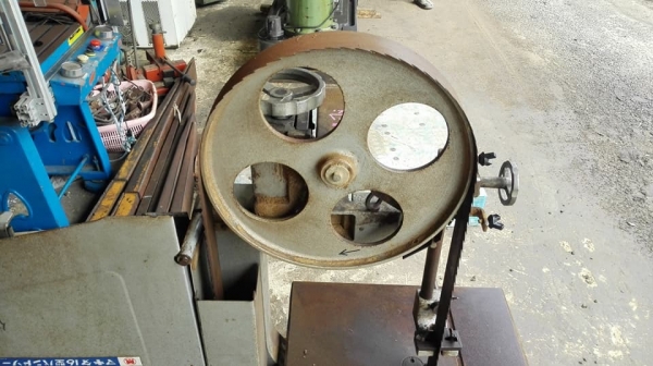 ** SOLD ** เลื่อยผ่าไม้ Bandsaw ญี่ปุ่น หน้า 12" ของลงตู้สดนอก