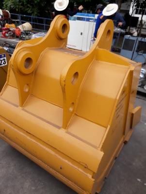 ขายบุ้งกี่ใหม่ ใส่กับรถแบคโฮ komatsu pc200-7 ราคา 35000