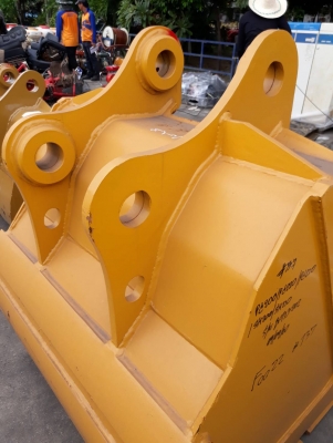 ขายบุ้งกี่ใหม่ ใส่กับรถแบคโฮ komatsu pc200-7 ราคา 35000