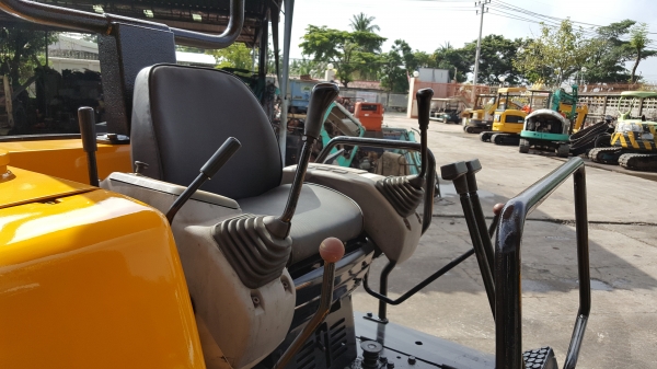 ขาย รถขุด KOMATSU รุ่น PC40-7- มือสองญี่ปุ่น แทรกเหล็ก สลัก บูทเอวแน่น 100\% สวยพร้อมใช้งาน มือถือ 0818753444