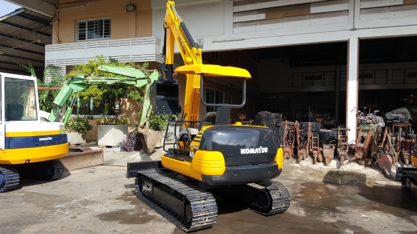 ขาย รถขุด KOMATSU รุ่น PC40-7- มือสองญี่ปุ่น แทรกเหล็ก สลัก บูทเอวแน่น 100\% สวยพร้อมใช้งาน มือถือ 0818753444