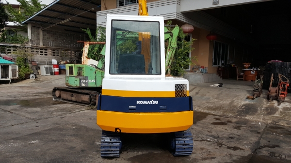ขาย รถขุด KOMATSU รุ่น PC30-6- มือสองญี่ปุ่น แทรกเหล็ก สลัก บูทเอวแน่น 100\% มาพร้อม หัวเก๋ง สวยพร้อมใช้งาน มือถือ 0818753444