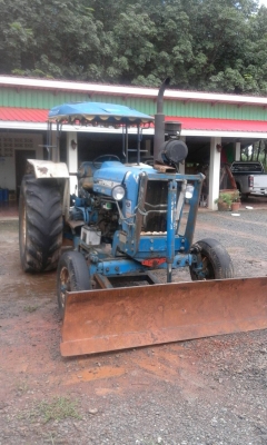 ขายรถไถฟรอด 77 รุ่นT5 มีดันหน้า+ผาน6 มีเล่มทะเบียน ราคาเบาๆ