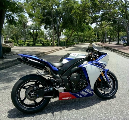 yamaha R1