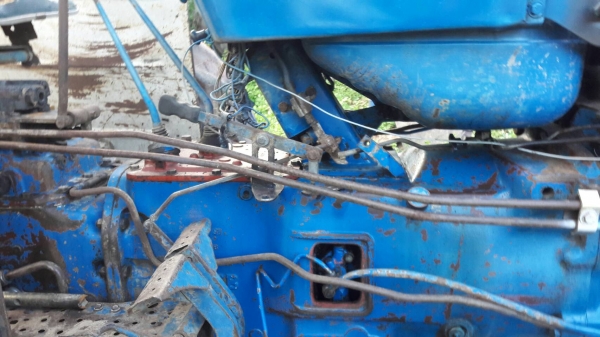 ขายรถไถ Ford 6610 แท้ รถเดิมจากห้าง รถปี38รุ่นสุดท้ายของFord 6610 มีอุปกรณ์หน้าหลัง มีเล่มพร้อมโอนครับ