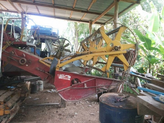 ขายตามสภาพ รถเกี่ยวข้าว ช้างน้อยไวไฟเกษตรพัฒนารองกระสอบพร้อมเกียว