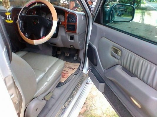 รถครอบครัว 7ที่นั่ง