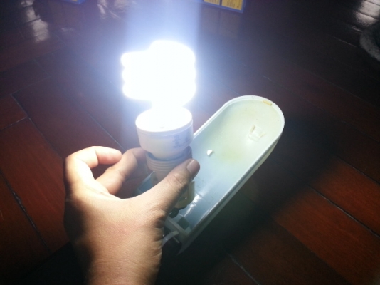 หลอดไฟตะเกียบ toshiba 18w