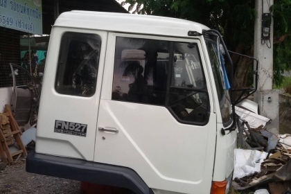 ขาย!! หัวสิบล้อมิซุบิชิ อุปกรณ์ครบชุด ราคา 67,000 บาท