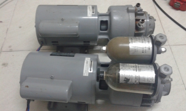 ปั๊มศูนย์ยากาศ VACUUM PUMP ROTALY JAPANสภาพพร้อมใช้งานใหม่เก่าเก็บ