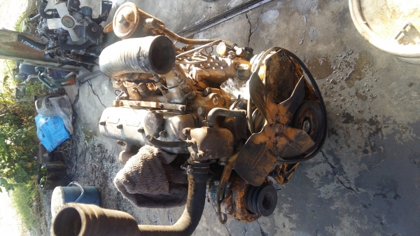 ขายเครื่องเก่าญี่ปุ่น mitsubishi 4DQ50 พร้อมเกียร์ออโต้ 086 2498768