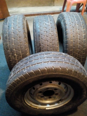 195R14 กะทะล้อพร้อมยาง. BRIDGESTONE LEO 677 ชุด 4 ล้อ ใช้งานได้เลยครับ โทร.081-427-3941 195R14 กะทะล้อพร้อมยาง. BRIDGESTONE LEO 677 ชุด 4 ล้อ ใช้งานได้เลยครับ โทร.081-427-3941