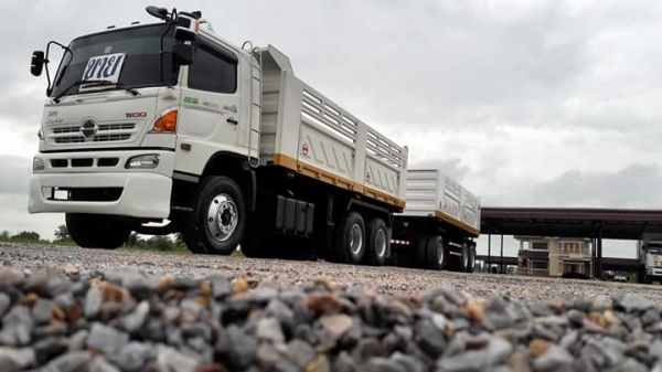 ขายครับhino mega 344 ปี57แม่+ลูก  รถสวยพร้อมใช้งาน สภาพไร้ที่ติ  ขายทั้งสดและผ่อนครับ