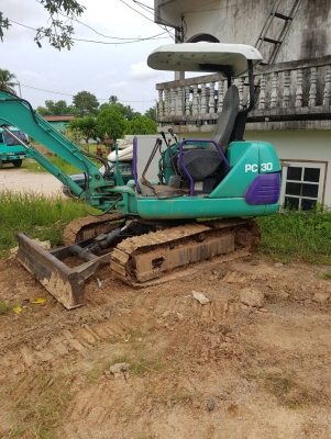 ขายรถแบคโฮ KOMATSU PC30-7 ราคา 320000