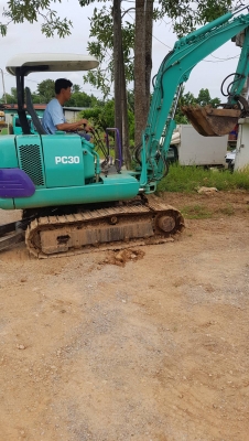 ขายรถแบคโฮ KOMATSU PC30-7 ราคา 320000