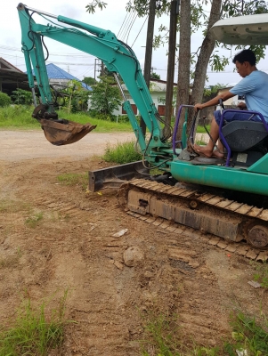 ขายรถแบคโฮ KOMATSU PC30-7 ราคา 320000