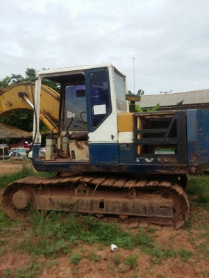 ขายด่วน KOMATSU PC100-5 สภาพสวยพร้อมใช้งาน เครื่องปั้มดี เอวแน่น ช่วงล่างสวย เอกสารสัญญาซื้อขาย สนใจสอบถาม 093-0764943  088-3223272 K ตั้ม