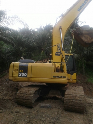 ขายรถแบคโฮ KOMATSU PC200-7 ปี 2011 ไมล์ 9641 ชม.ราคา 1450000