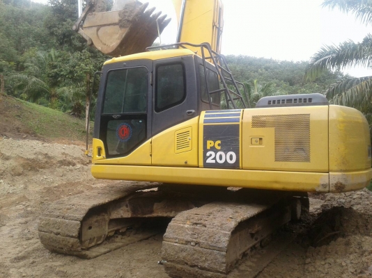 ขายรถแบคโฮ KOMATSU PC200-7 ปี 2011 ไมล์ 9641 ชม.ราคา 1450000