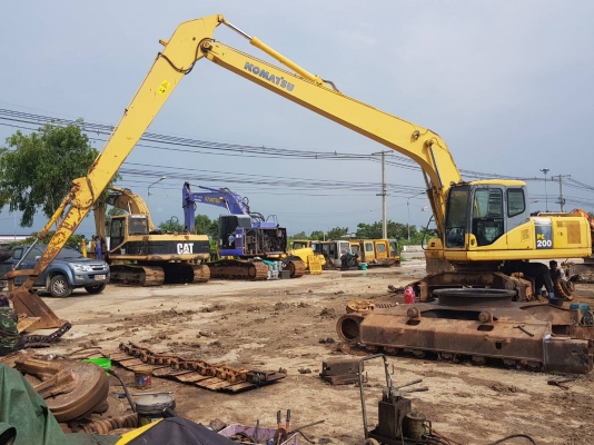 ขายรถแบคโฮ KOMATSU PC200-7 บูมยาว เอกสารเล่มปี 2007 ไมล์ 8000 ชม.ราคา 1800000
