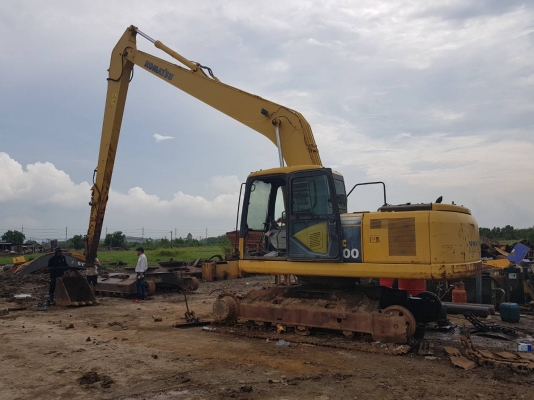 ขายรถแบคโฮ KOMATSU PC200-7 บูมยาว เอกสารเล่มปี 2007 ไมล์ 8000 ชม.ราคา 1800000